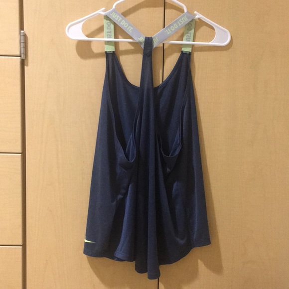 Nike Tanktop - Picture 2 of 4